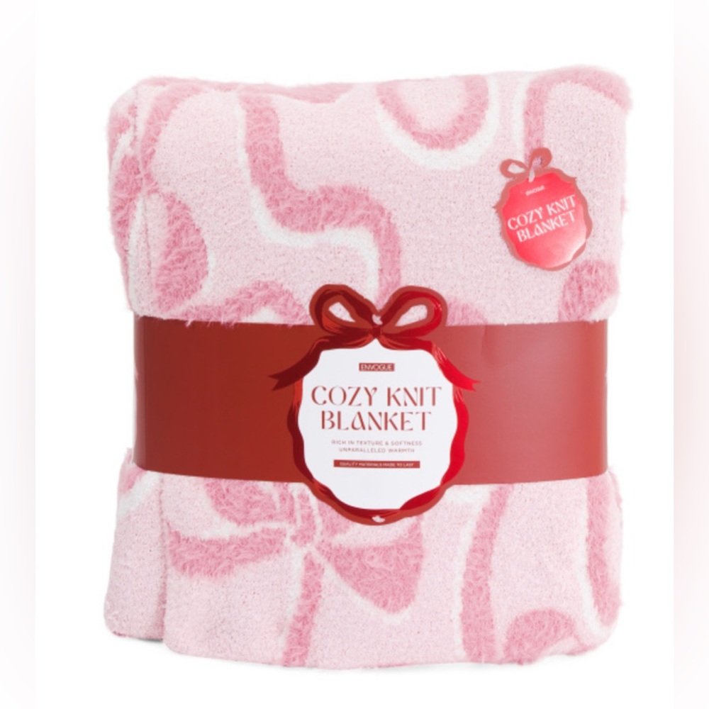 ENVOGUE
Cozy Knit Eyelash Bow Pattern Blanket